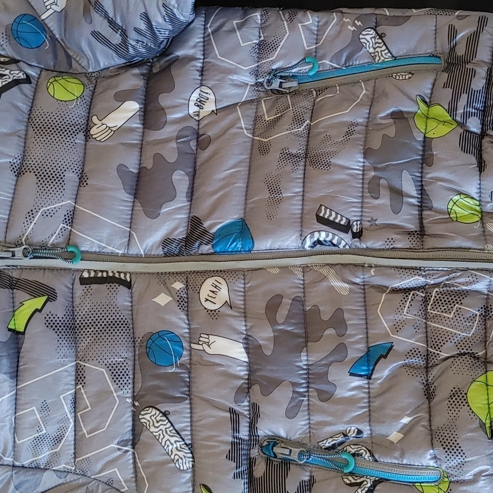 Reserved Jacket - Picture 6 of 6